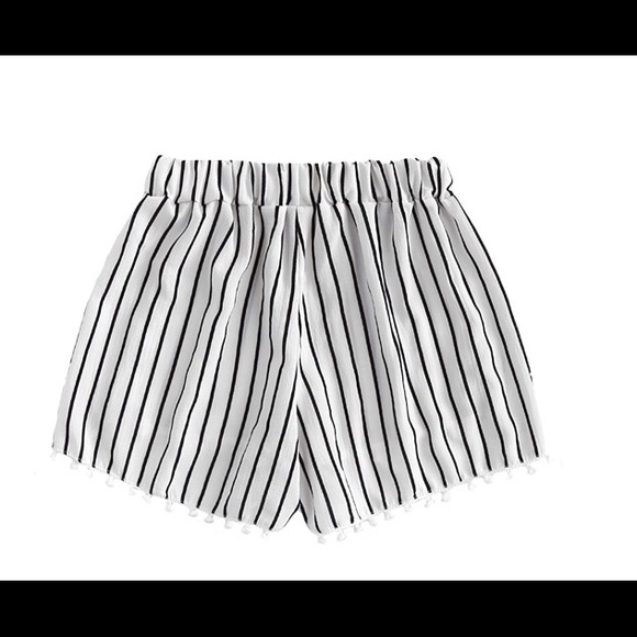 Black and white striped flowy shorts with tassels - Picture 2 of 3